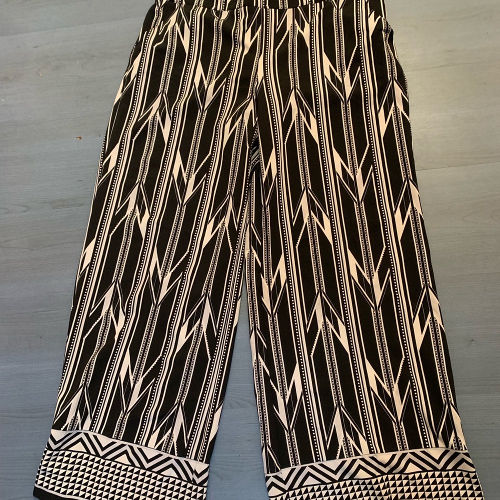 New York & Company Black and White Patterned Wide Leg Pants